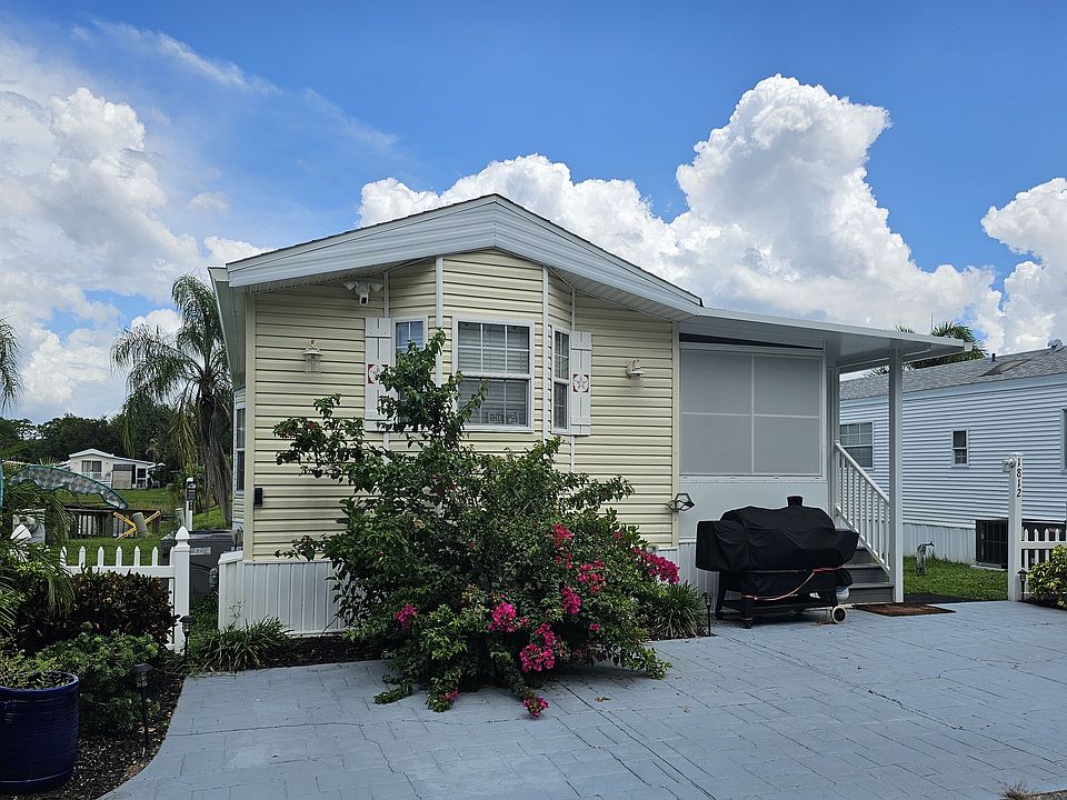 1st image of 7125 Fruitville Rd #1812