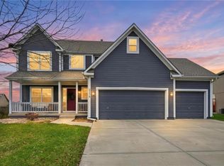 2236 SW Hawk View Rd, Lees Summit, MO 64082