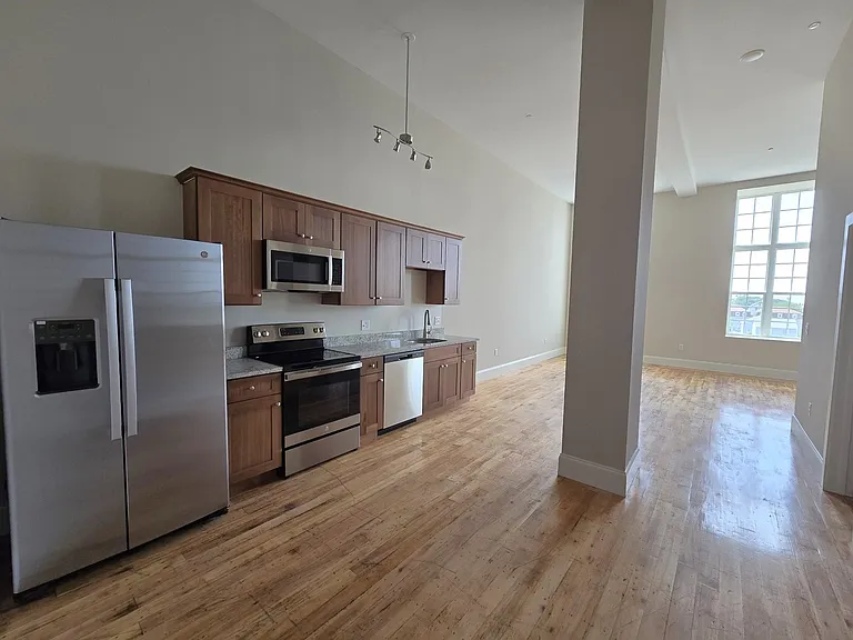 King Philip Lofts — Photo 18