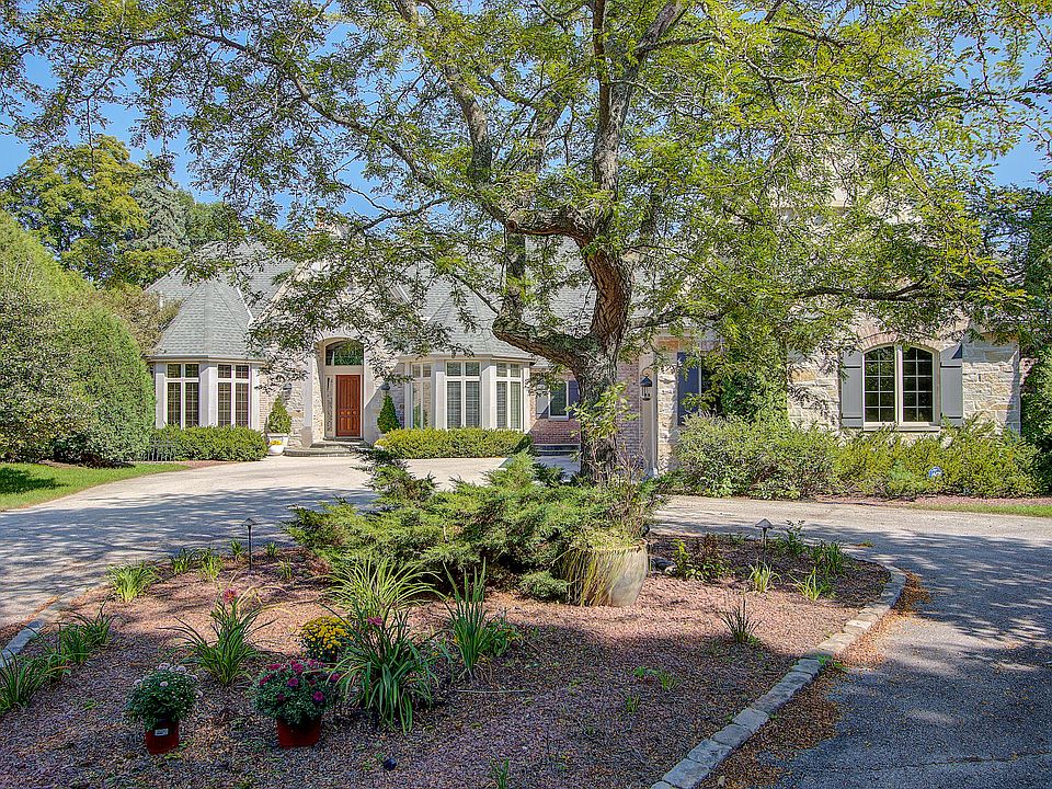 2nd image of 10058 N Sheridan Dr