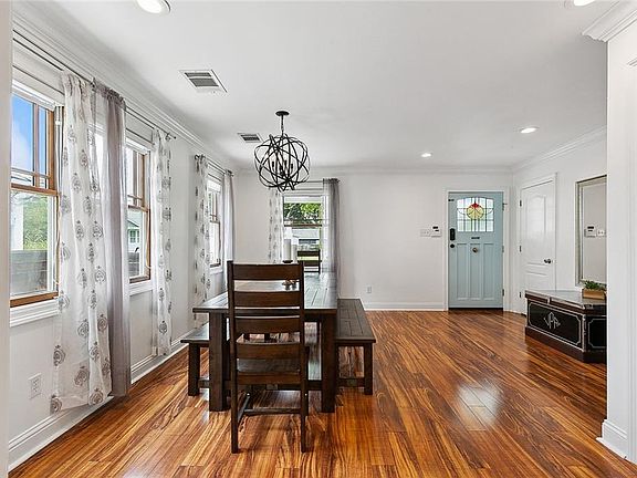 5th image of 516 Rosewood Dr