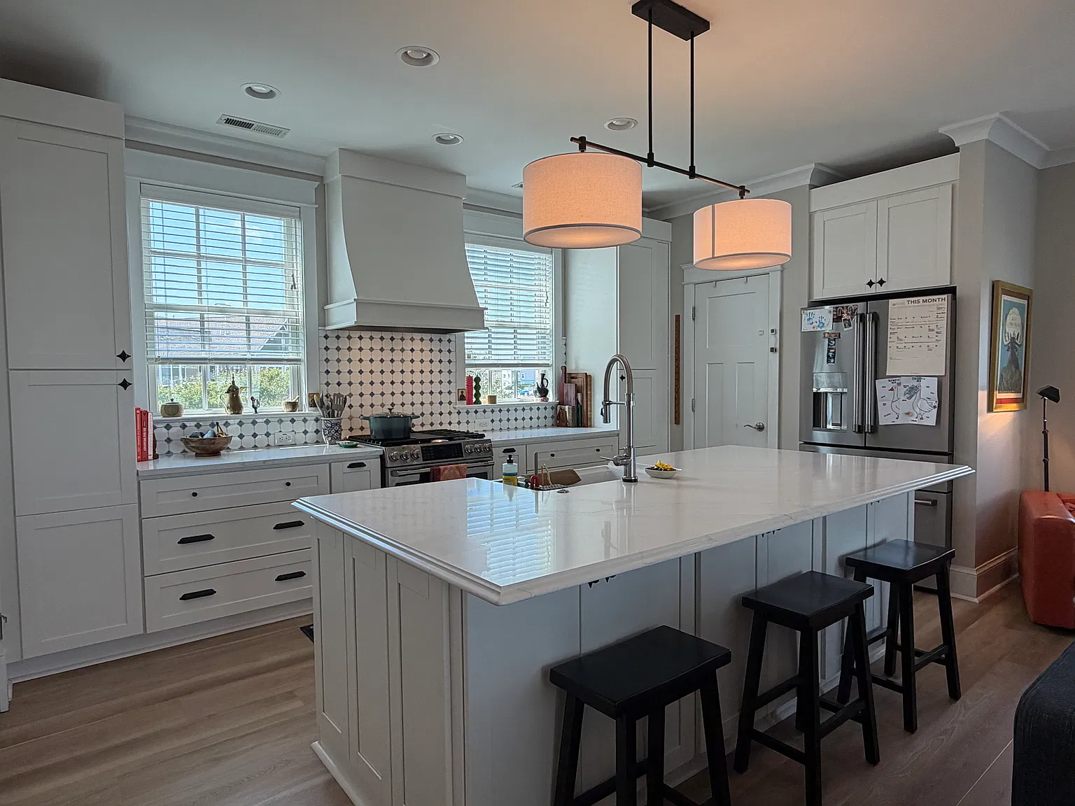 2 bed, 2.5 bath, 1600 sqft, $3,800 — Photo 3