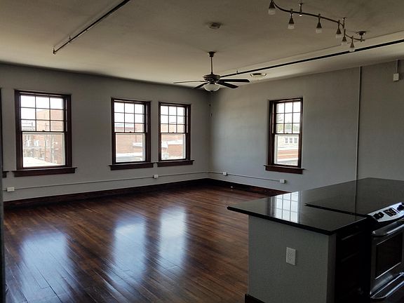 3rd image of 214 W Elm St APT 204