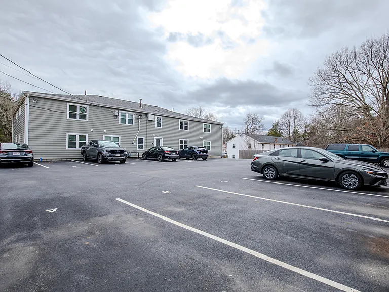 17 Anderson Ave #D — Photo 2