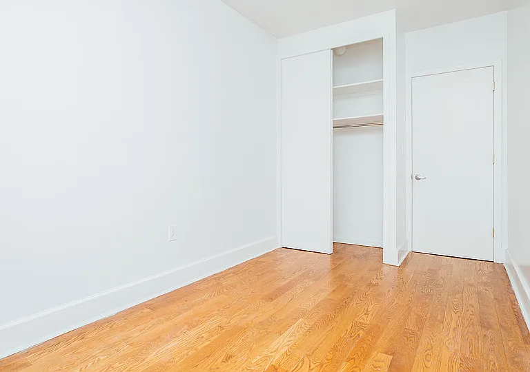 568 Willoughby Ave #3 — Photo 4