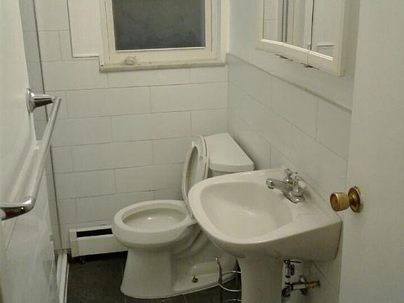 4th image of 3509 Cowie Ave