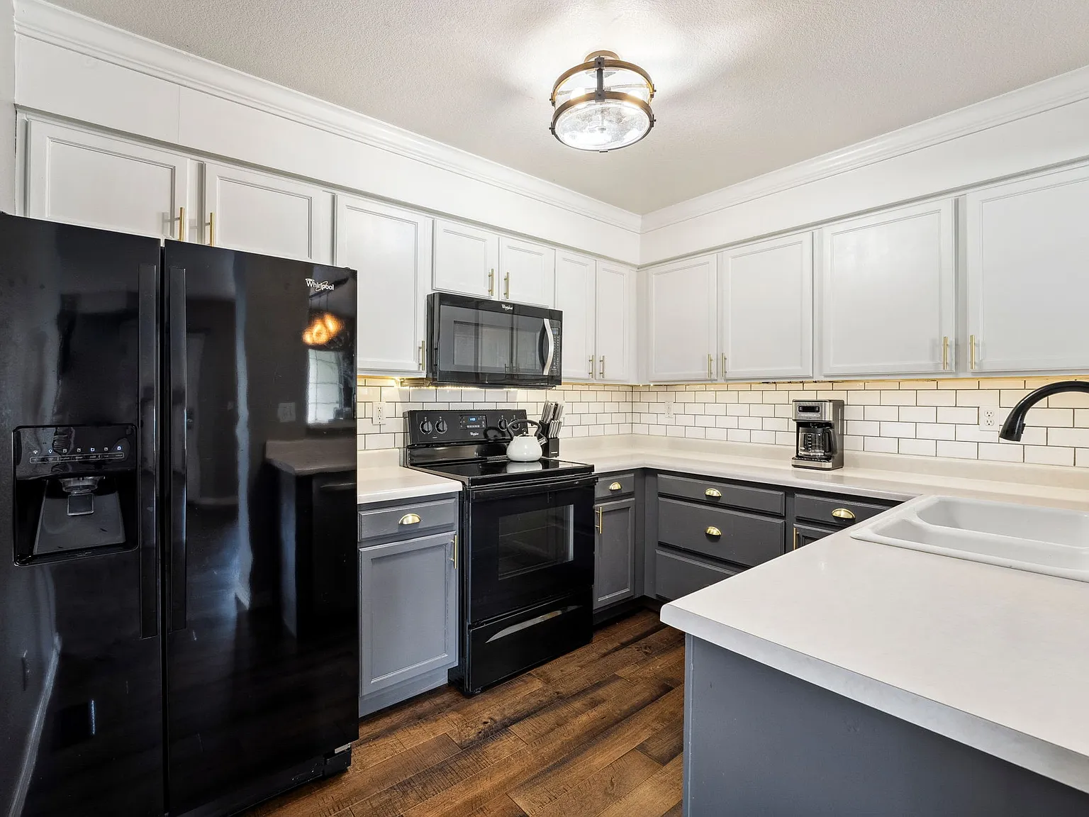 2 bed, 1763 sqft, $3,800 — Photo 3