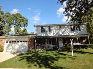 219 Clinton Ct, Wheaton, IL 60187