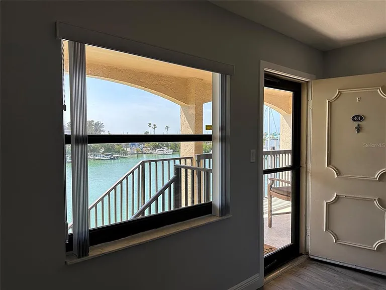 12500 Capri Cir N #401 — Photo 31