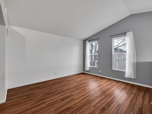 5th image of 823 Symphony Dr