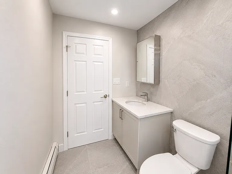 6796 Waltham Ave — Photo 8