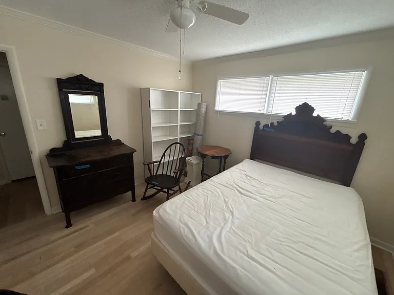 Front bedroom.