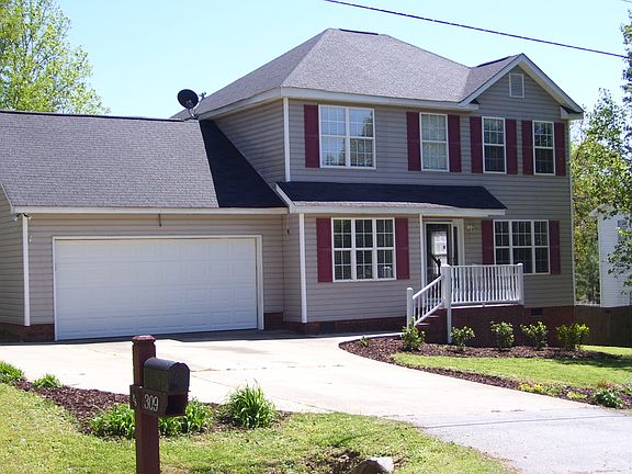 2nd image of 309 Pine Dr