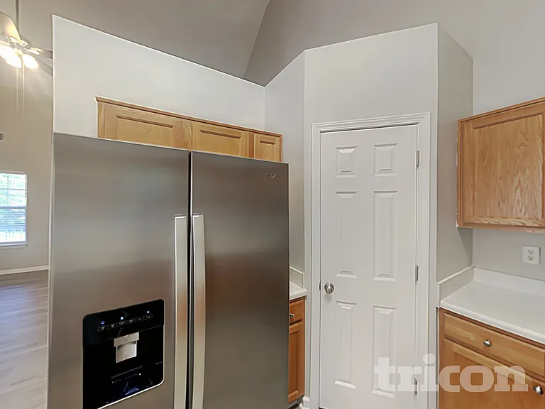 665 Skyline Dr — Photo 20