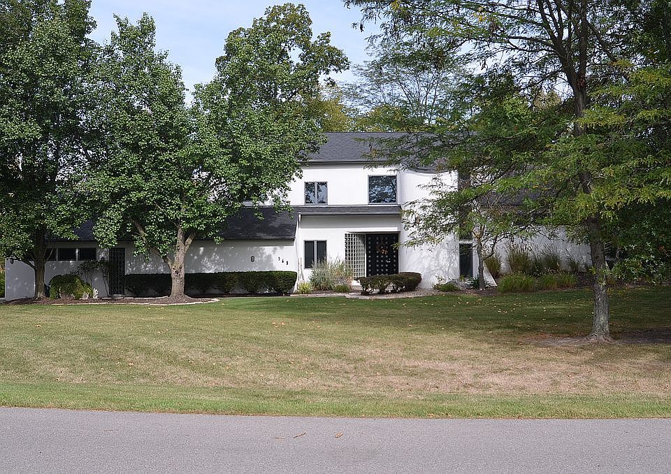 1st image of 165 Thornbury Ln