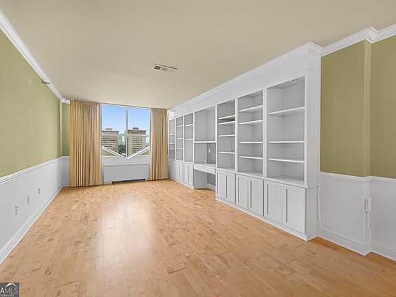 5th image of 2479 Peachtree Rd NE APT 1808