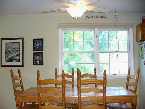 3rd image of 1190 Green Holly Dr