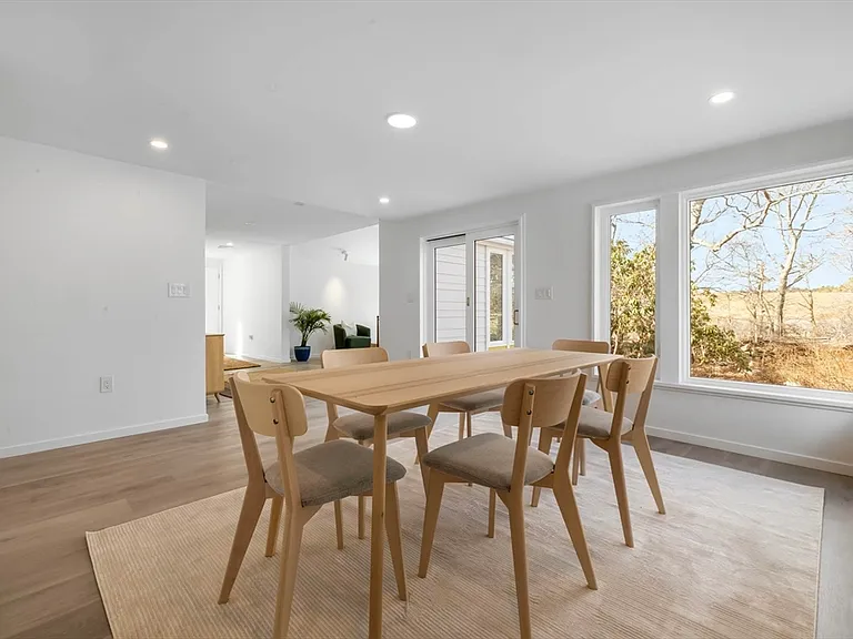 561 Beechwood St #SF — Photo 5