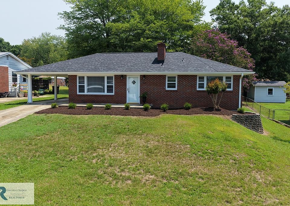 1st image of 440 Brooke Dr