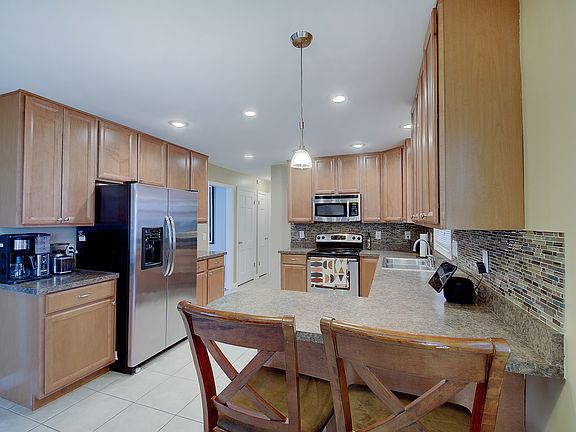 5th image of 7360 N Irvington Ave