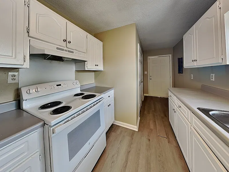3 bed, 1.0 bath, 1162 sqft, $999 — Photo 4