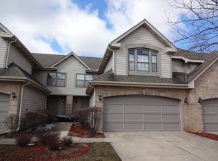 208 Benton Ln, Bloomingdale, IL
