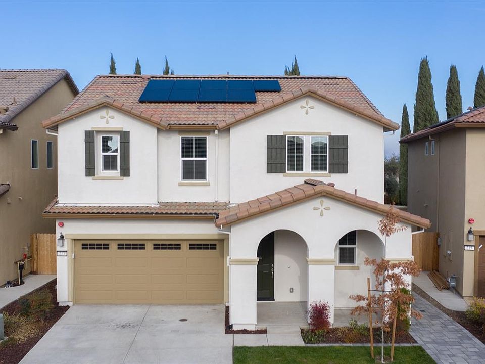 1st image of 223 Belluno Dr