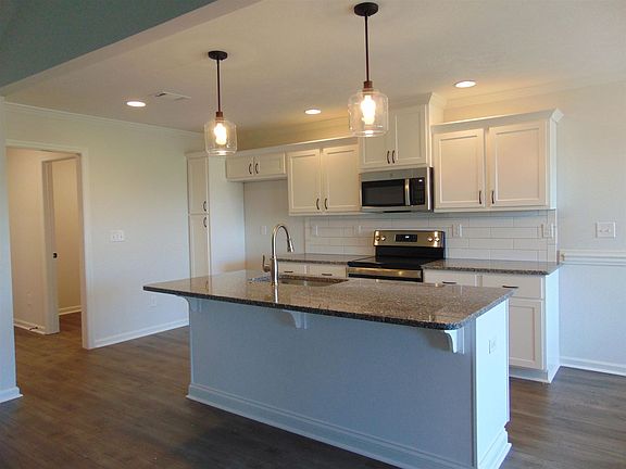 5th image of 4853 Fairmont Dr