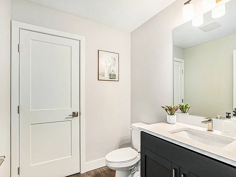 SummitTownhomes_3Bedrooms_Bathroom