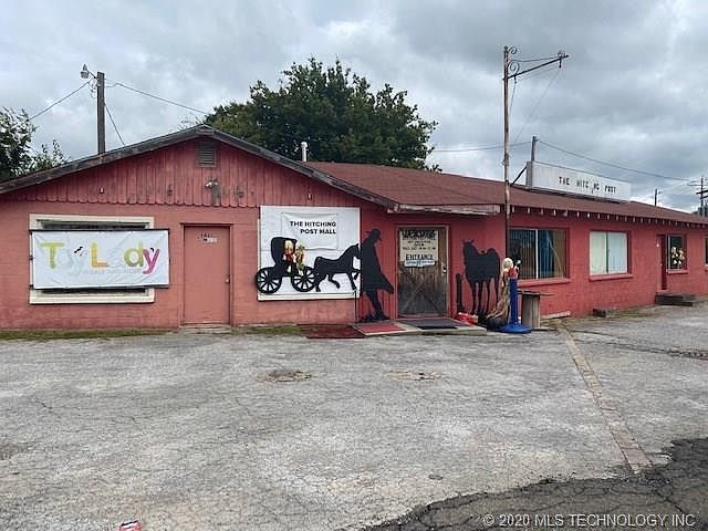 1st image of 1819 S Main St