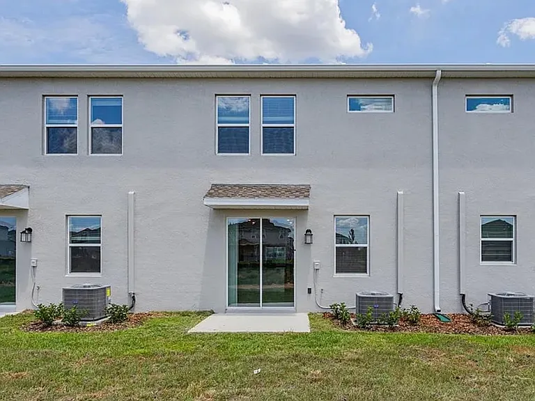 3227 Laurent Loop — Photo 16