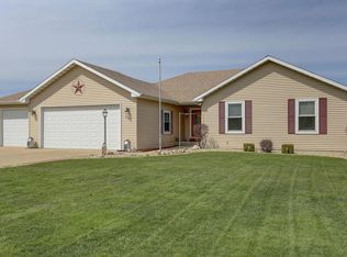 315 W Oak St, Paxton, IL 60957