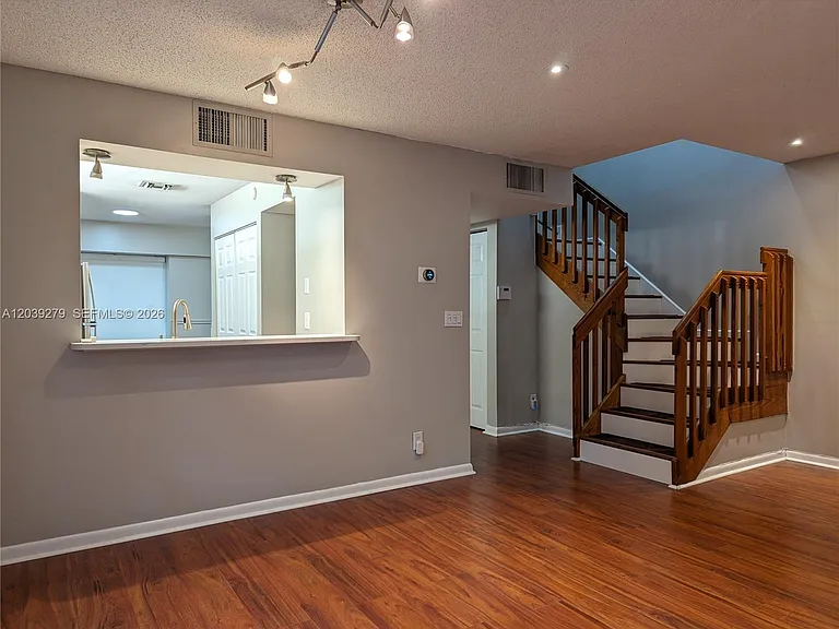 3446 Oak Dr — Photo 18