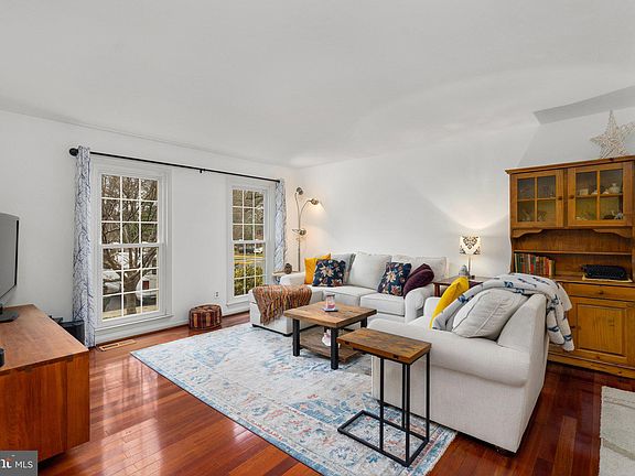 3rd image of 9660 Scotch Haven Dr