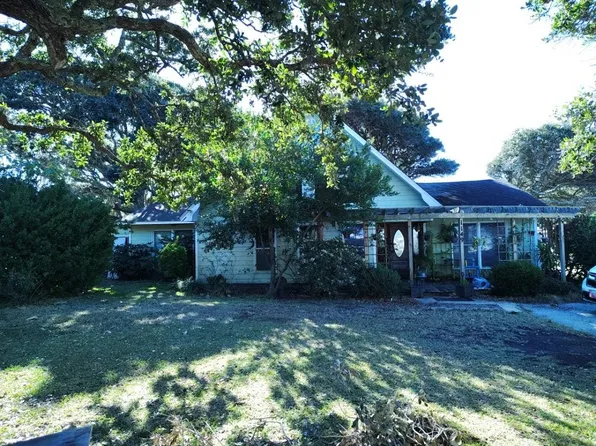 1149 Salter Path Rd, Atlantic Beach, NC 28512