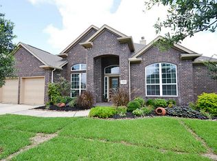 13631 Cottonwood Dr, Mont Belvieu, TX 77523
