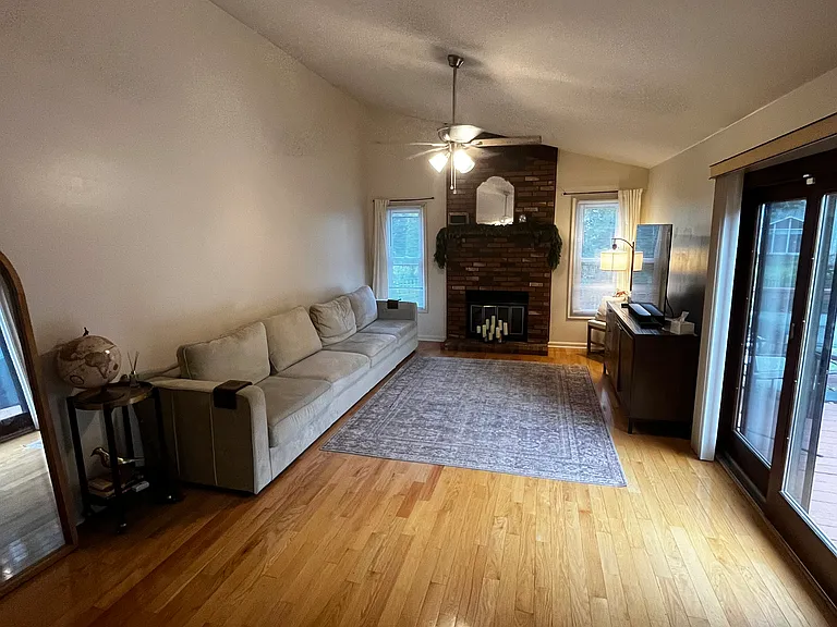 13699 Southernwood Ct — Photo 23