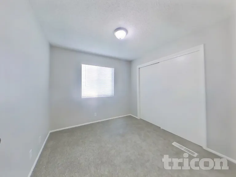 1725 Hiawatha Dr NE — Photo 11