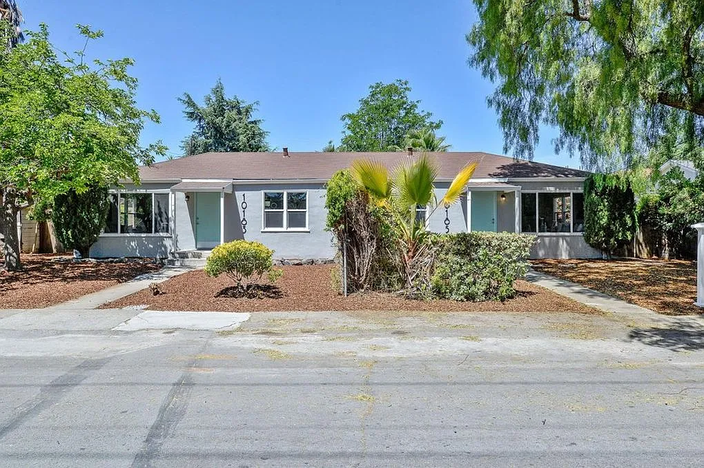 2 bed, 768 sqft, $3,400 — Photo 1