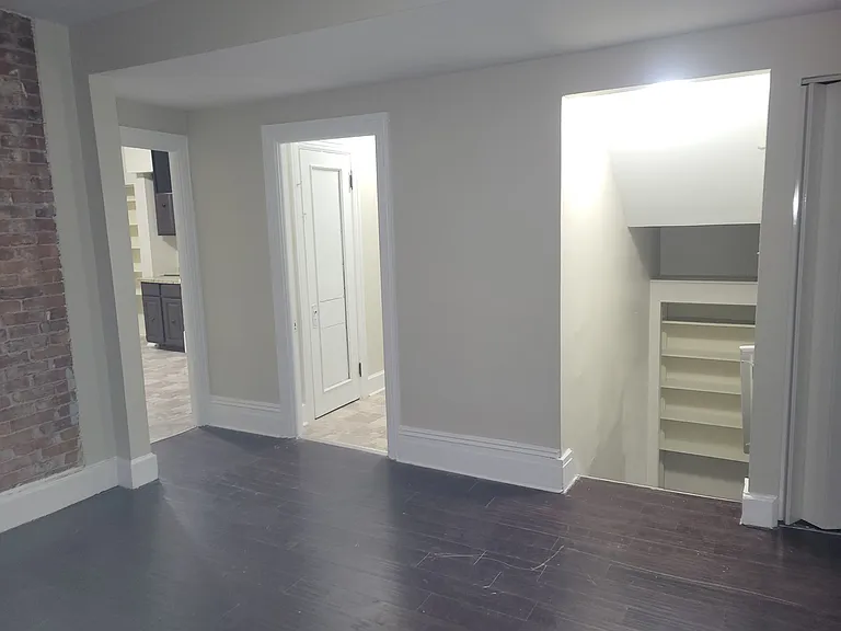 2137 Green St #2 — Photo 3