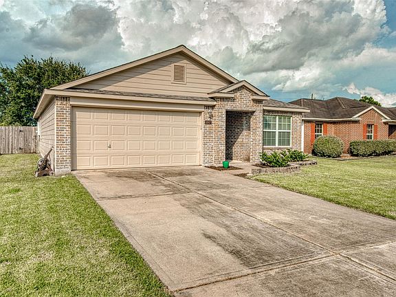 3rd image of 6907 Manor Terrace Ln