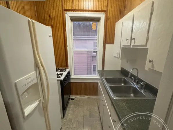 247-255 Fountain St, 247-255 Fountain St #255-3, Fall River, MA 02721