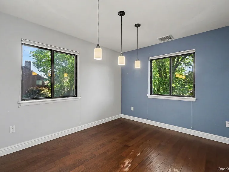 212 Old Farm Ln — Photo 11