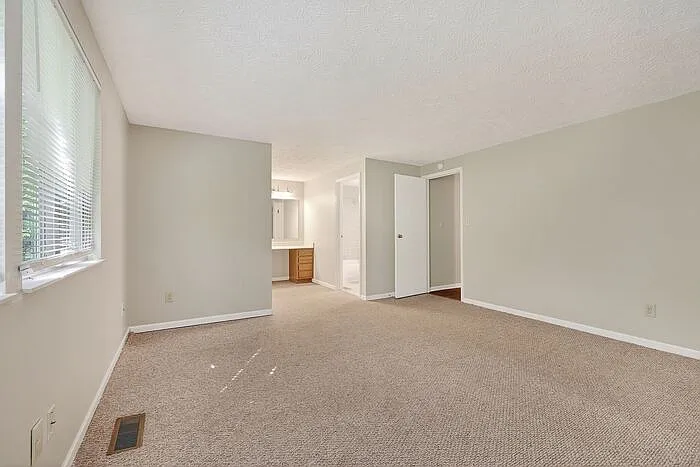 8134 Old Prairie Ct — Photo 13