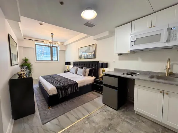 259 Saint Paul St, Saint Catharines, ON L2R 3M7