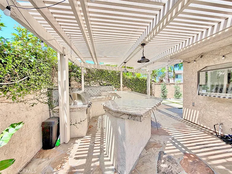 2134 N Pami Cir — Photo 35