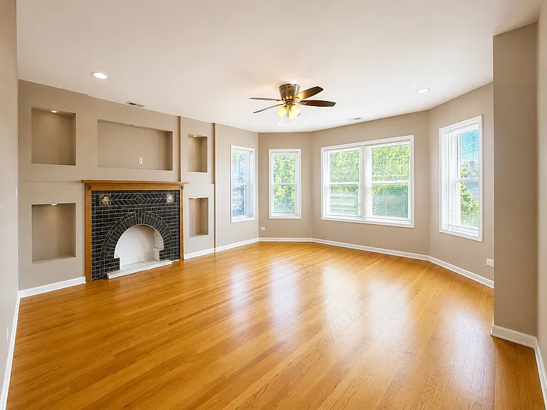 6038 N Claremont Ave #3N — Photo 2