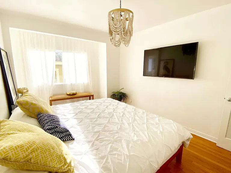 2071 Paramount Dr — Photo 7