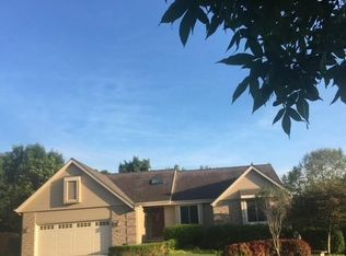 1003 Michael Dr, Papillion, NE 68046