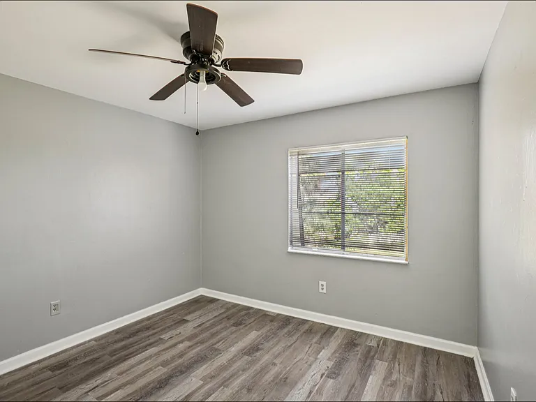 Frankie Court Townhomes — Photo 18